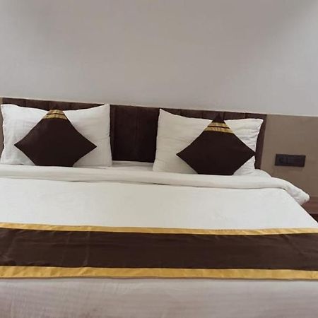 Hotel Citrus Lucknow Exterior foto